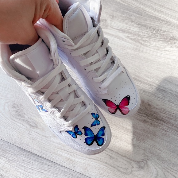 Air jordan AJ 1 mid custom butterfly 🦋 - Picture 5 of 8